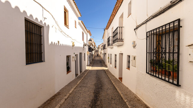 Calle del casco antiguo de Altea, en Alicante, Cimunidad Valenciana
