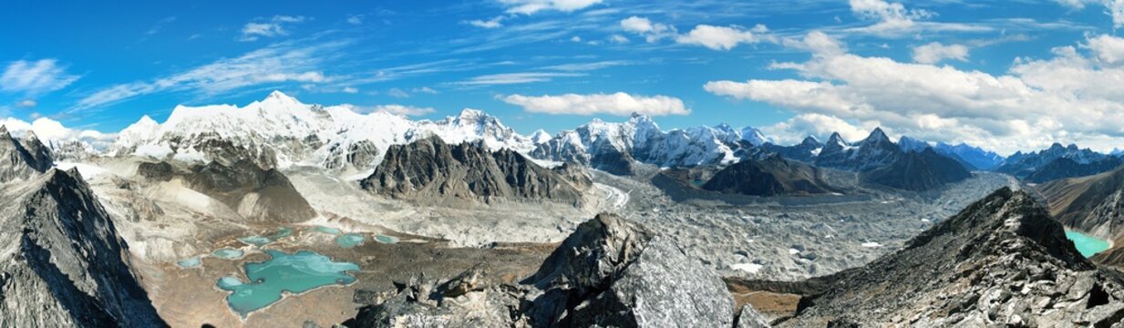 Mount Cho Oyu Everest Lhotse and Makalu peak mountain