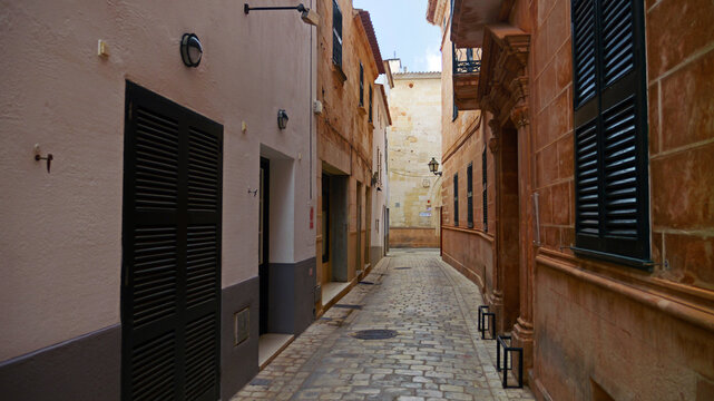 visit, Balearic Islands, outdoors, narrow streets, neighborhood, houses, city trip, town, typical, Spain, travel, must-see, tourist site, tourism, street, discovery, vacation, walking