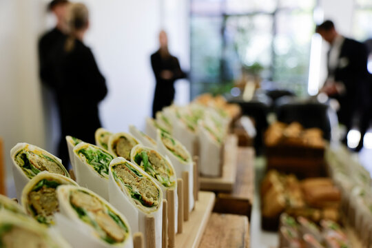 Wraps auf einem Buffet