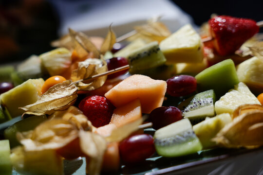 Obst Spie&szlig;e als Dessert auf einem Buffet