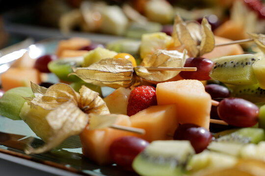 Obstspie&szlig;e als Dessert bei einem Buffet