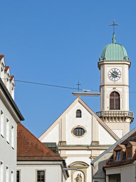 Stadtbild von Regensburg mit der Kirche St. Mang, Bayern, Deutschland