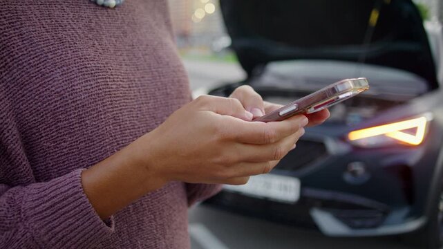 Lady contacts service center and requests assistance with vehicle