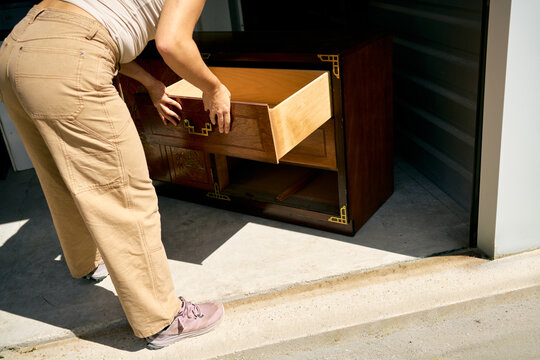 finding vintage furniture