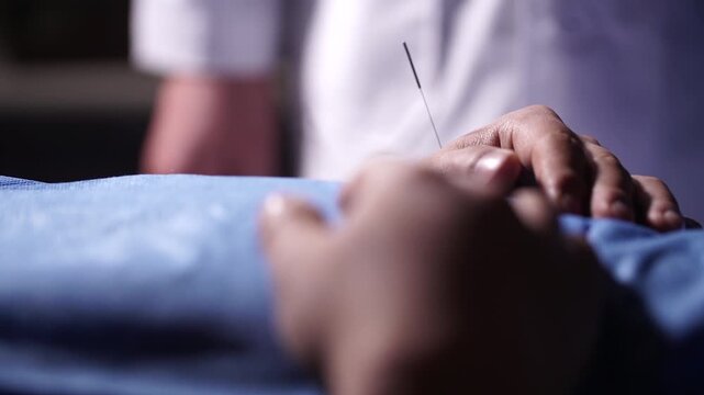 Acupuncture Moxibustion Oriental Medicine Korean Medicine Doctor Patient Treatment Therapy Clinic Korea 침 뜸 한의학 한의사 한의원 진료 치료 침술 뜸치료 혈자리 동의보감 한국