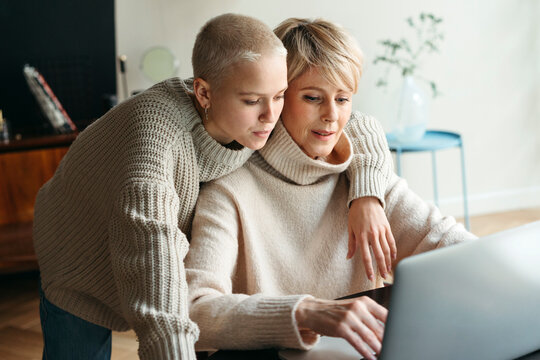 Sharing Knowledge and Laughter During a Cozy Indoor Moment