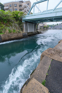 大村湾と佐世保湾を結ぶ早岐瀬戸の狭小部分