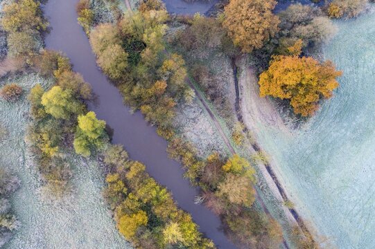 Aerial view of the Hunte in autumn, Meander, Hunte loop, Hunte, river, tree, forest, autumn colours, Huntepadd, D&ouml;tlingen, Lower Saxony, Germany