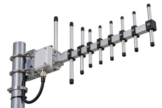 Directional Yagi antenna mounted on pole