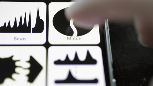 Finger highlights split circle match control