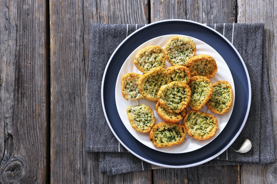 Crostini all aglio Italian garlic toasted bread