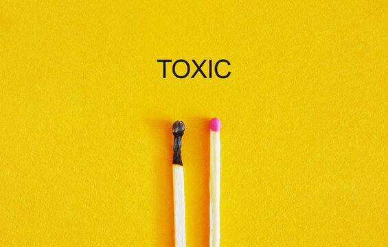 Toxic Relationships, Emotional Manipulation and Unhealthy Relationship Patterns, Recognizing Red Flags, Narcissistic Abuse, Psychological Control and Setting Personal Boundaries
