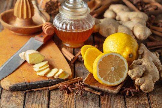 Ingredients for preparing ginger tea.
