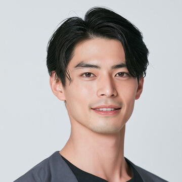 日本人男性, 男性, 若い男性, イケメン, 俳優風, ポートレート, 人物, 顔, 笑顔, ビジネスマン, ビジネス, スーツ, ジャケット, ファッション, ヘアスタイル, 黒髪, 茶髪, 金髪, 清潔感, 爽やか, 美容, メンズビューティー, モデル, スタジオ撮影, 白背景, ベージュ背景, コピースペース, バナー素材, 広告, 広告素材, 人物素材, プロフィール, 証明写真風, 上