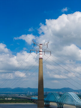 Power transmission tower